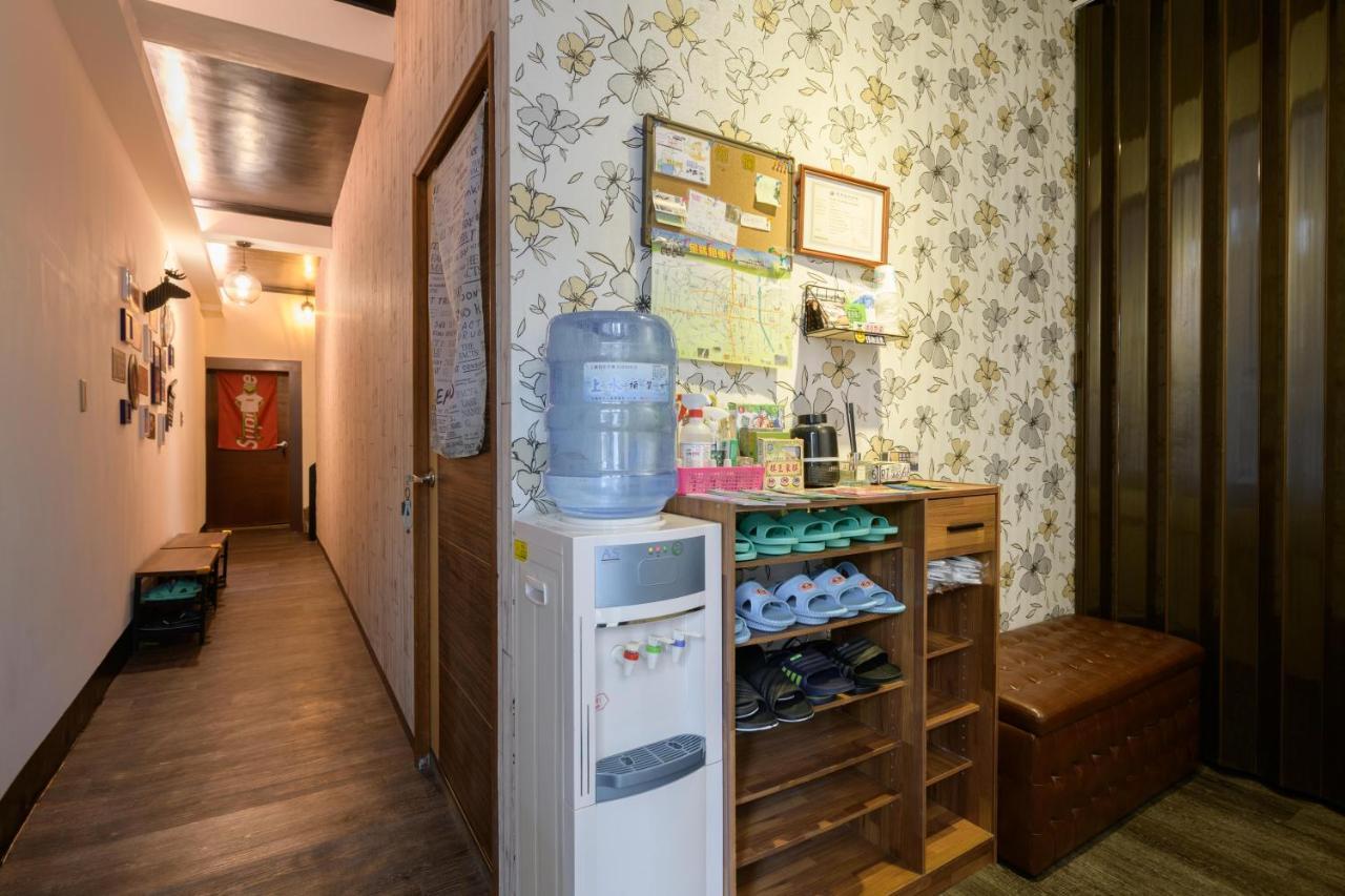 羅東夜市 小宅一生民宿 Night Market Small House Lifetime Hotel Лодун Экстерьер фото
