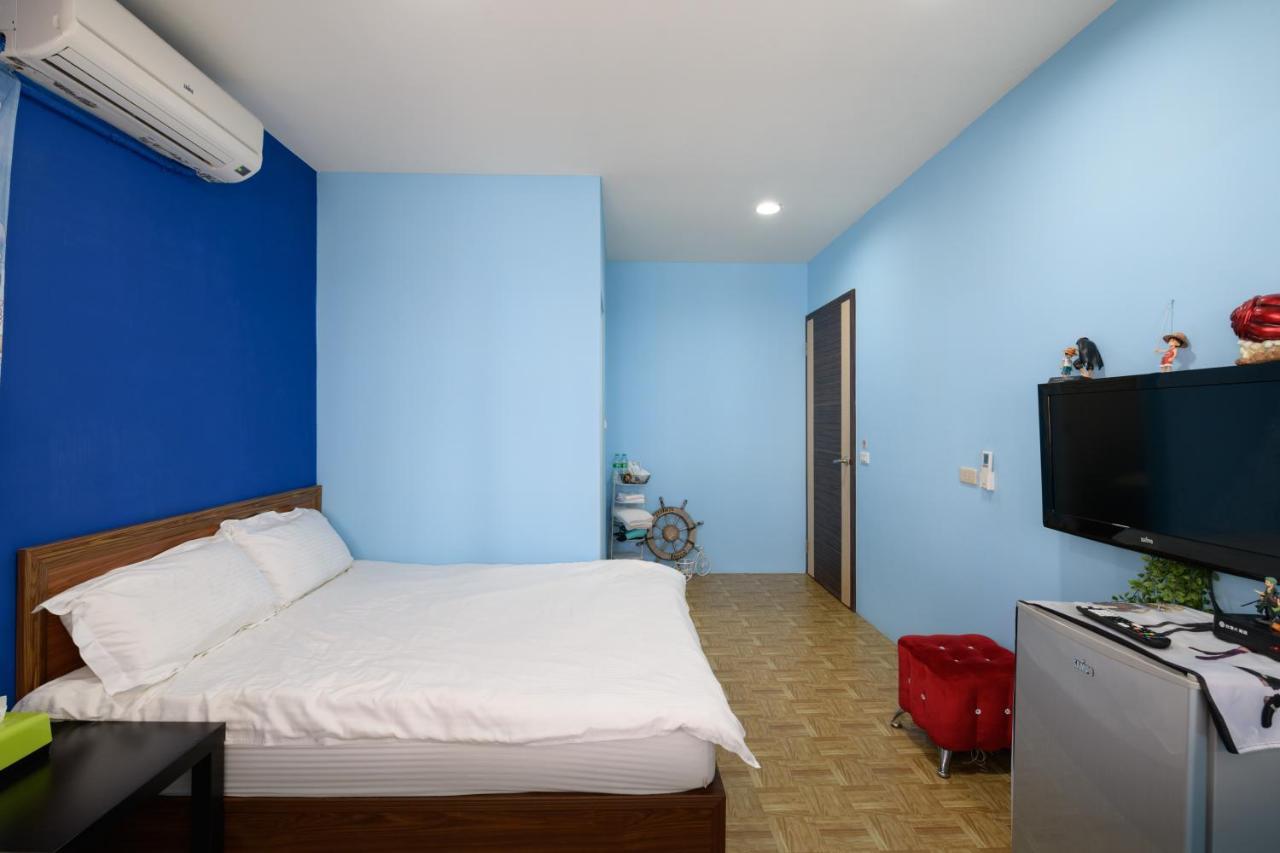 羅東夜市 小宅一生民宿 Night Market Small House Lifetime Hotel Лодун Экстерьер фото