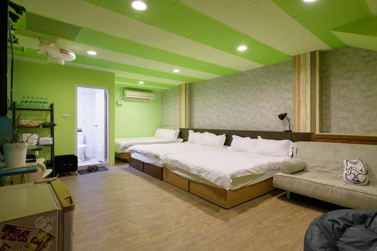 羅東夜市 小宅一生民宿 Night Market Small House Lifetime Hotel Лодун Экстерьер фото